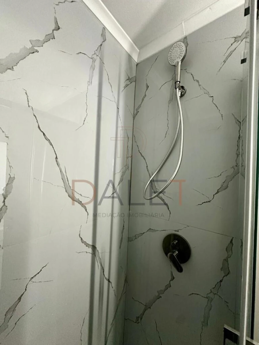 Apartamento T2 para Venda em Benfica Foto 15