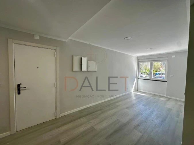 Apartamento T2 para Venda em Benfica Foto 6