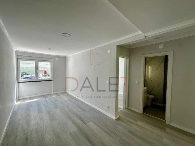 Apartamento T2 para Venda em Benfica Foto 8