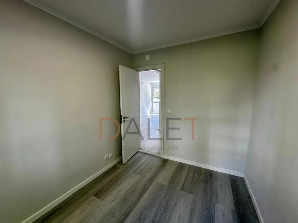 Apartamento T2 para Venda em Benfica Foto 21