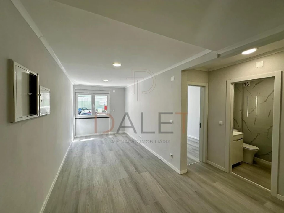 Apartamento T2 para Venda em Benfica Foto 9