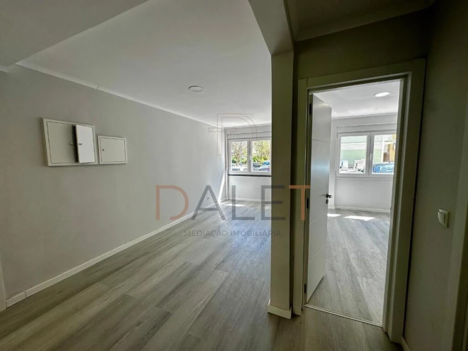 Apartamento T2 para Venda em Benfica Foto 5