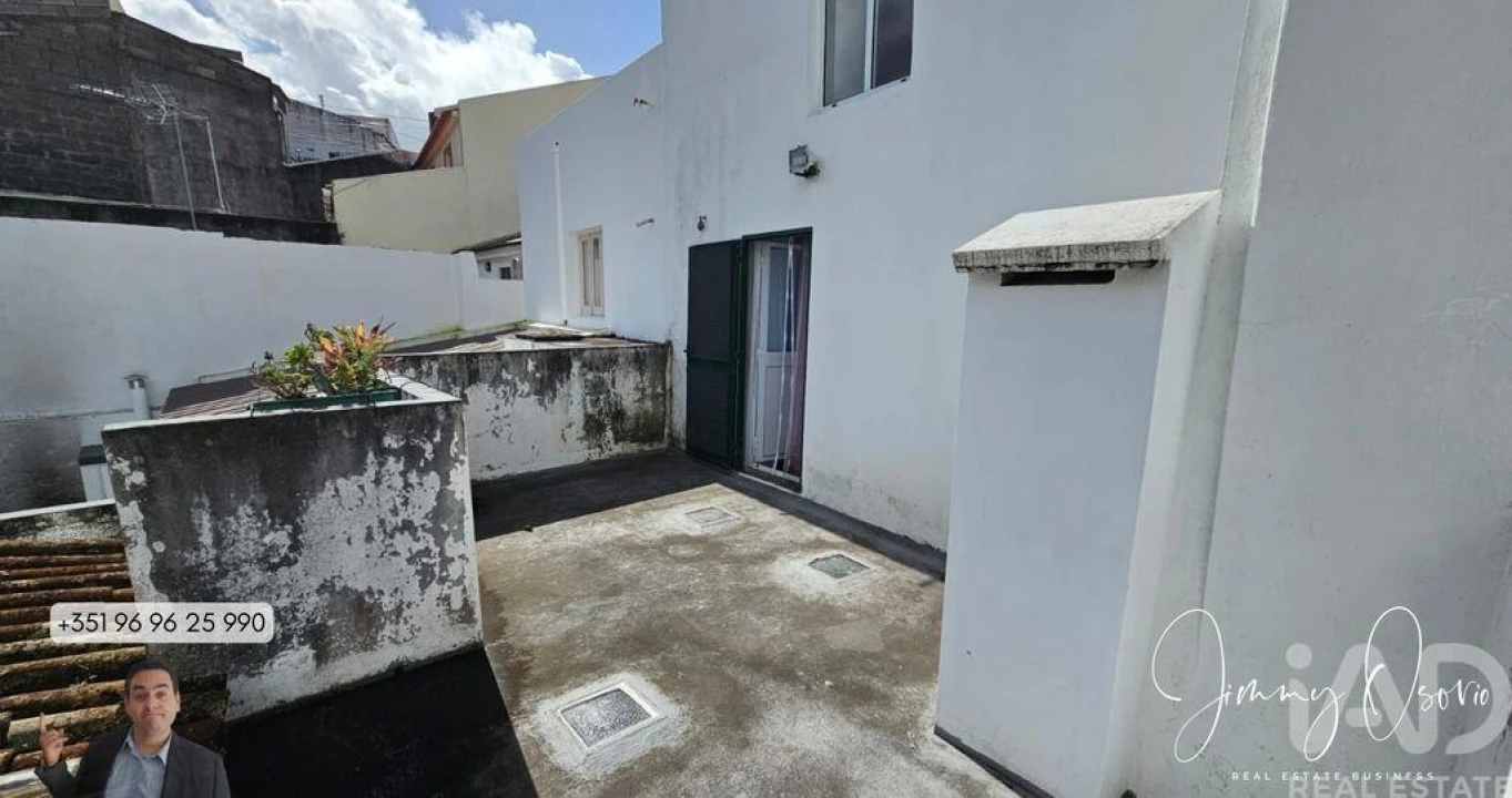 Moradia T2 para Venda em Agua de Pau Foto 14