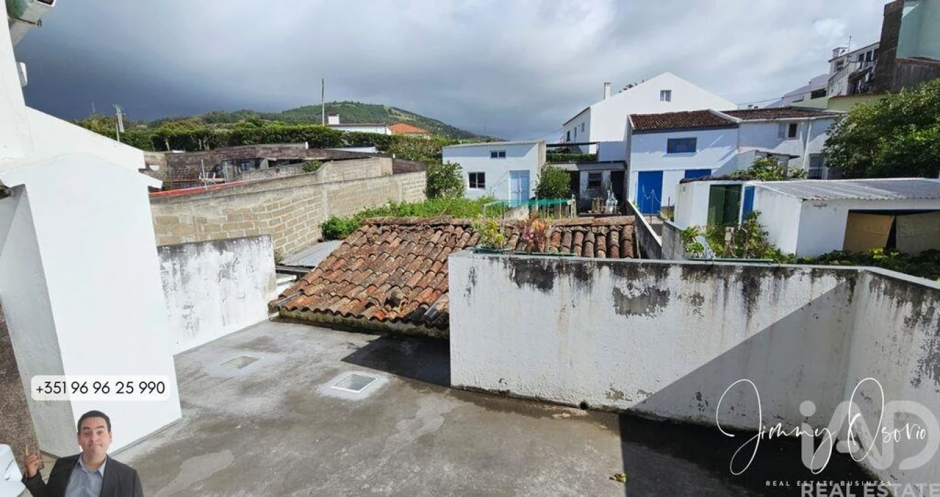 Moradia T2 para Venda em Agua de Pau Foto 13