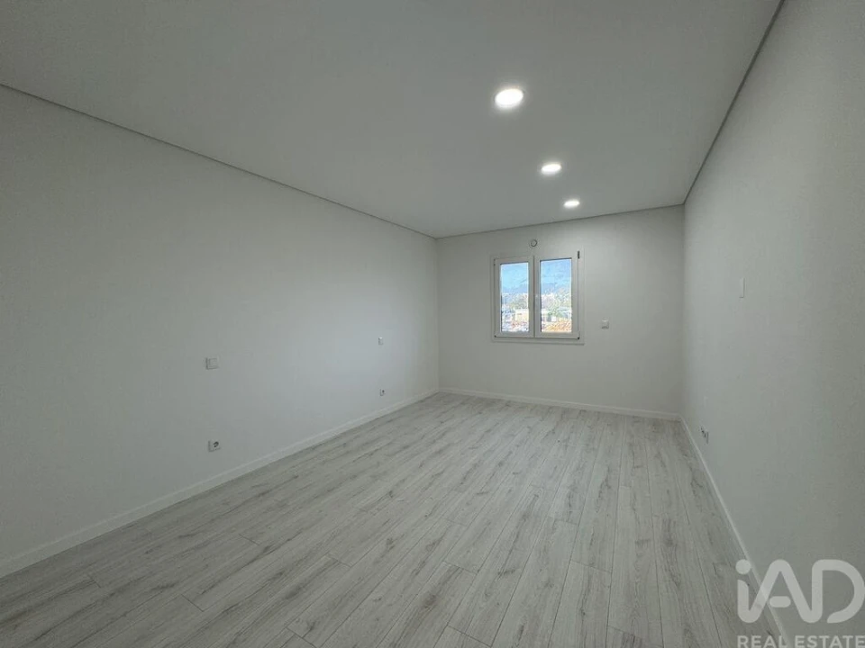 Apartamento T4 para Venda em São Pedro de Tomar Foto 10