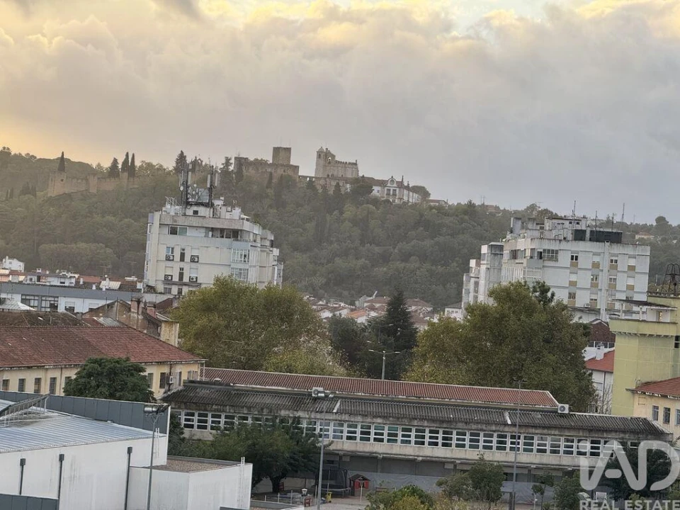Apartamento T4 para Venda em São Pedro de Tomar Foto 2
