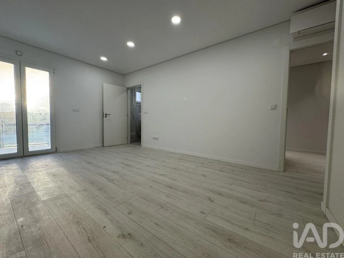 Apartamento T4 para Venda em São Pedro de Tomar Foto 12