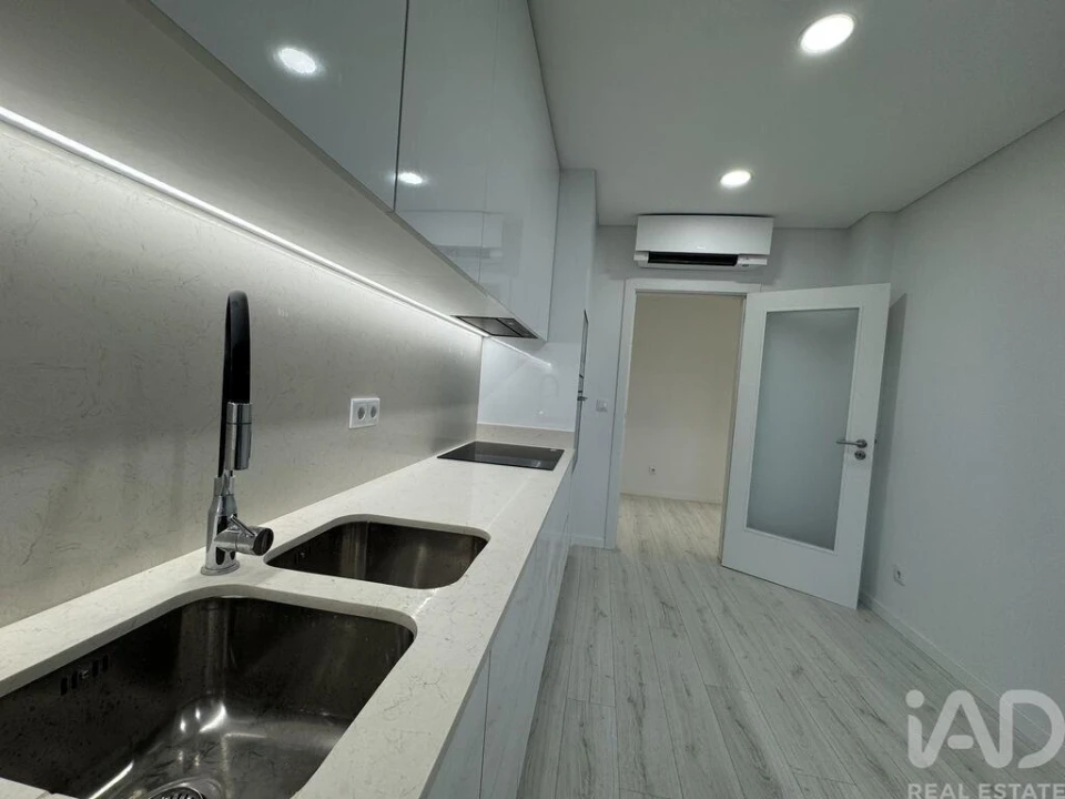 Apartamento T4 para Venda em São Pedro de Tomar Foto 7