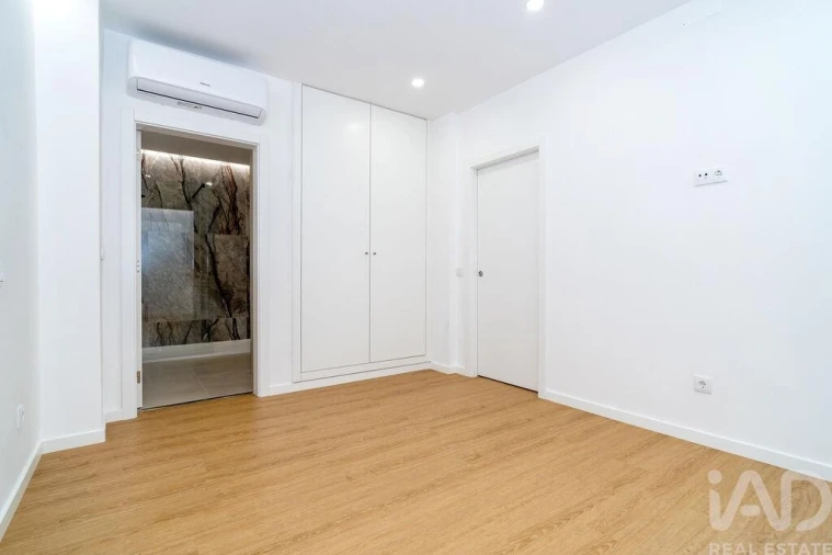 Apartamento T1 para Venda em Almalagues Foto 10