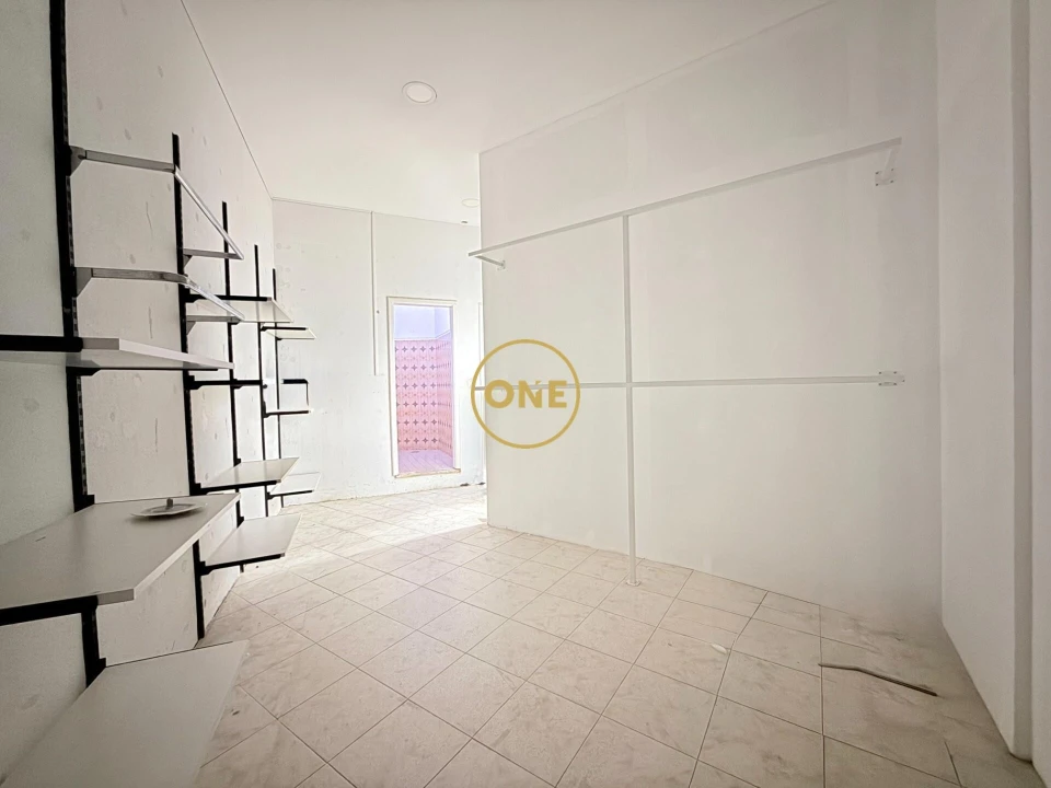 Loja para Arrendamento em Bougado (São Martinho e Santiago) Foto 10