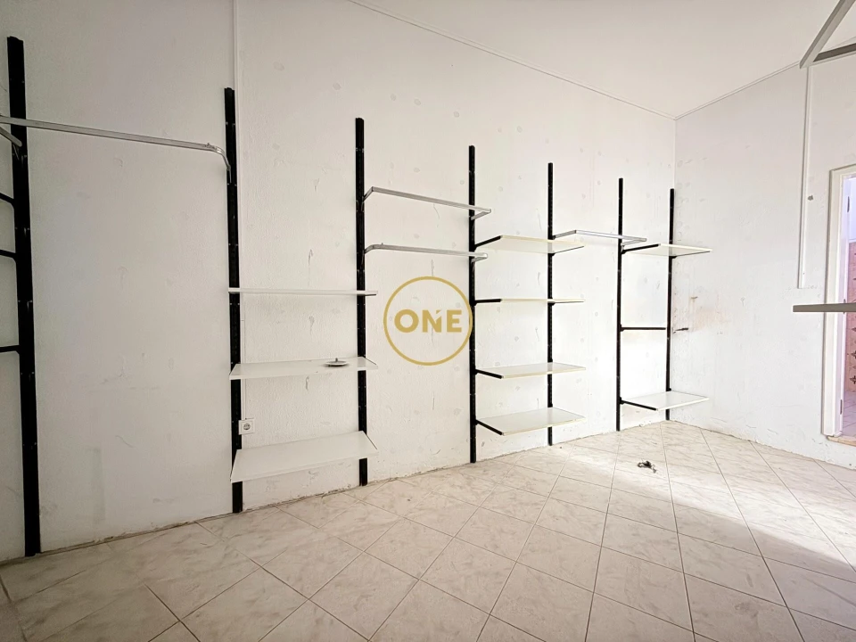 Loja para Arrendamento em Bougado (São Martinho e Santiago) Foto 11