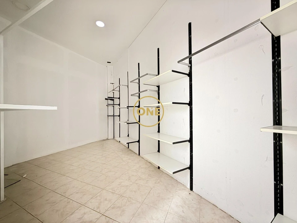 Loja para Arrendamento em Bougado (São Martinho e Santiago) Foto 9