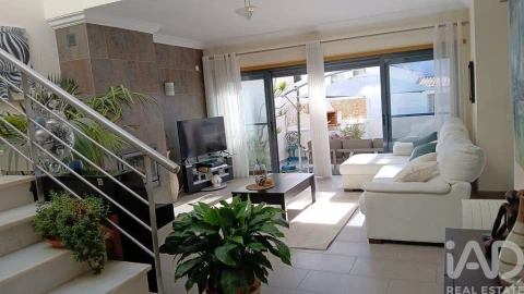 Moradia T3 para Venda em Quarteira