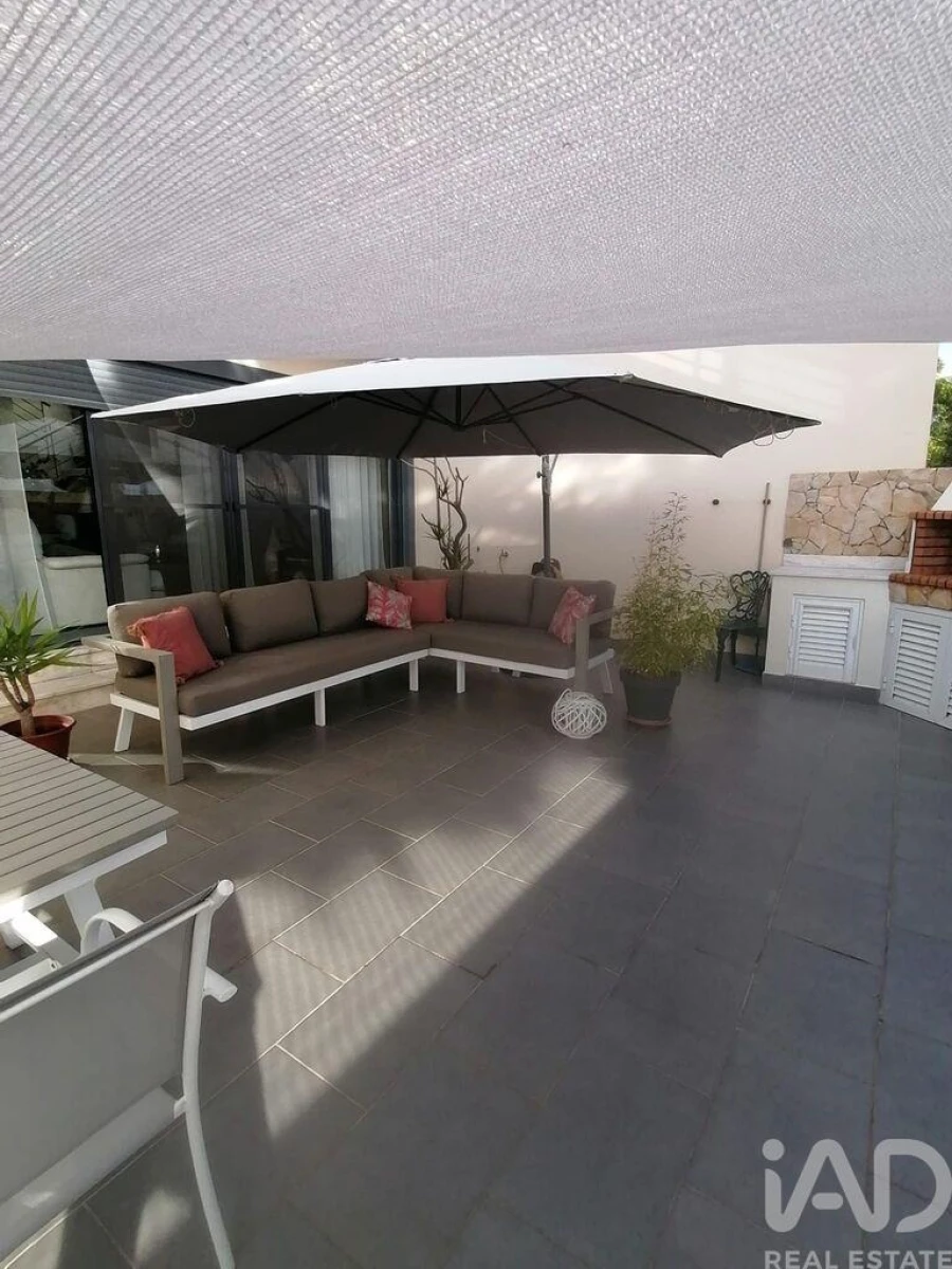Moradia T3 para Venda em Quarteira Foto 17