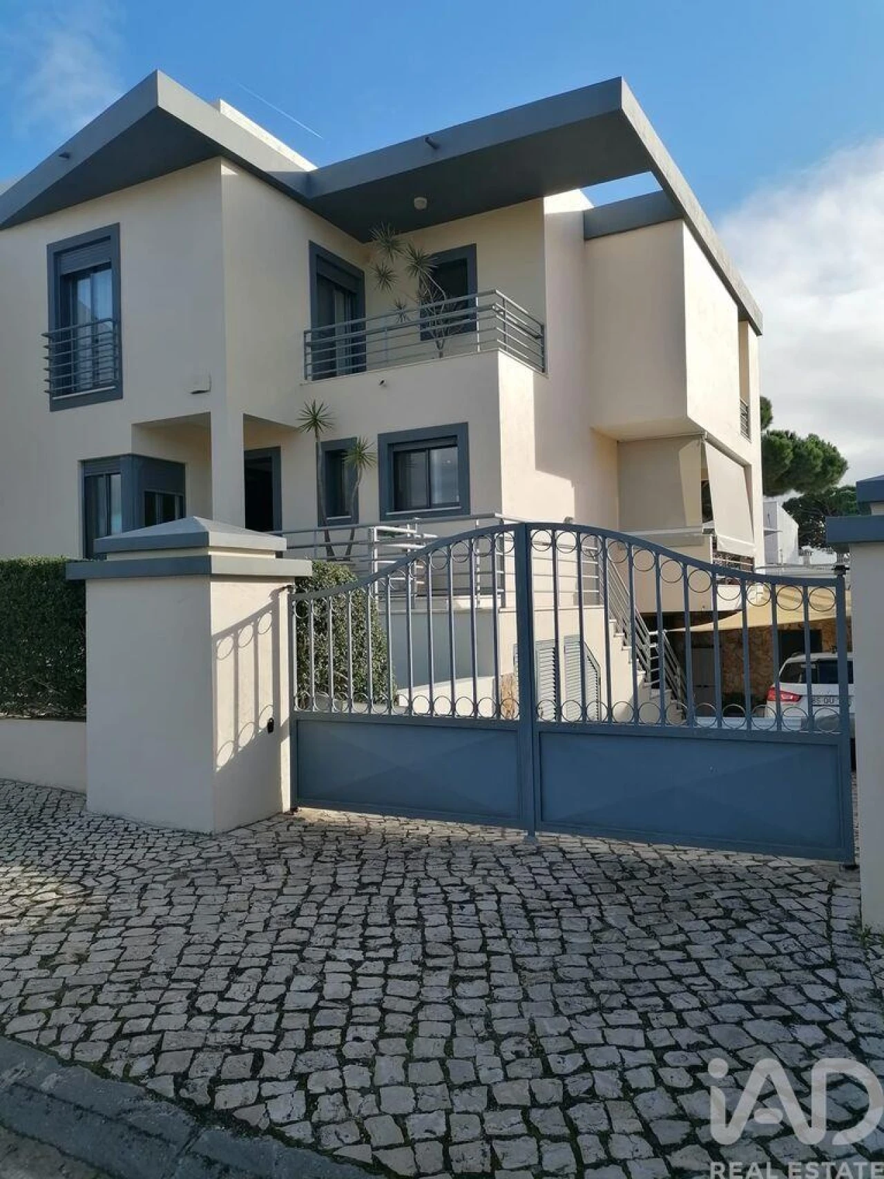 Moradia T3 para Venda em Quarteira Foto 1