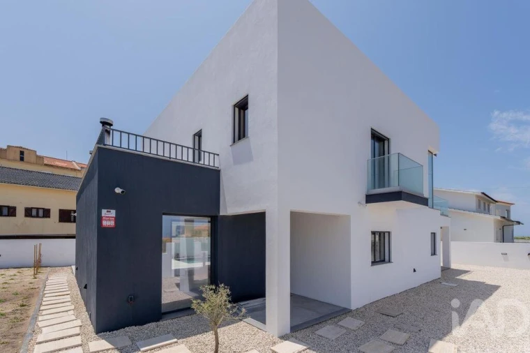 Moradia T3 para Venda em Silveira Foto 8