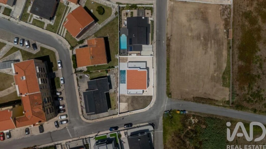 Moradia T3 para Venda em Silveira Foto 40