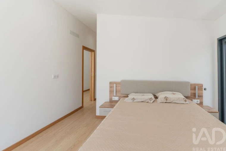 Moradia T3 para Venda em Silveira Foto 26