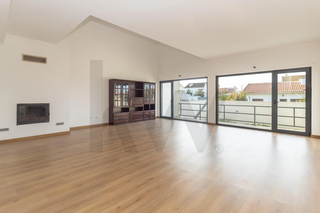 Moradia T5 para Venda em Seixal, Arrentela e Aldeia de Paio Pires Foto 4