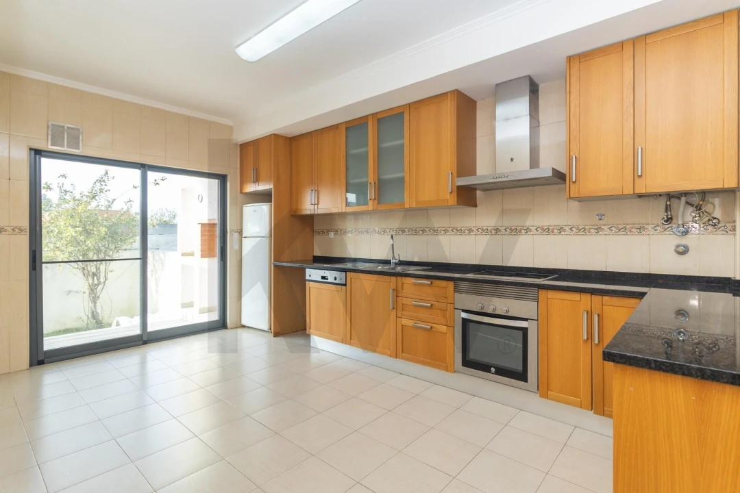 Moradia T5 para Venda em Seixal, Arrentela e Aldeia de Paio Pires Foto 2