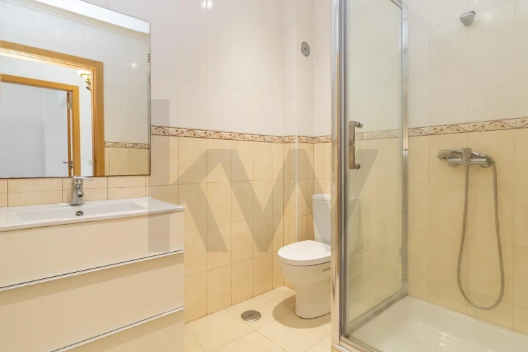 Moradia T5 para Venda em Seixal, Arrentela e Aldeia de Paio Pires Foto 26