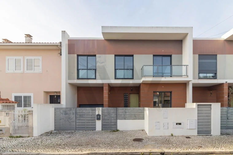 Moradia T5 para Venda em Seixal, Arrentela e Aldeia de Paio Pires