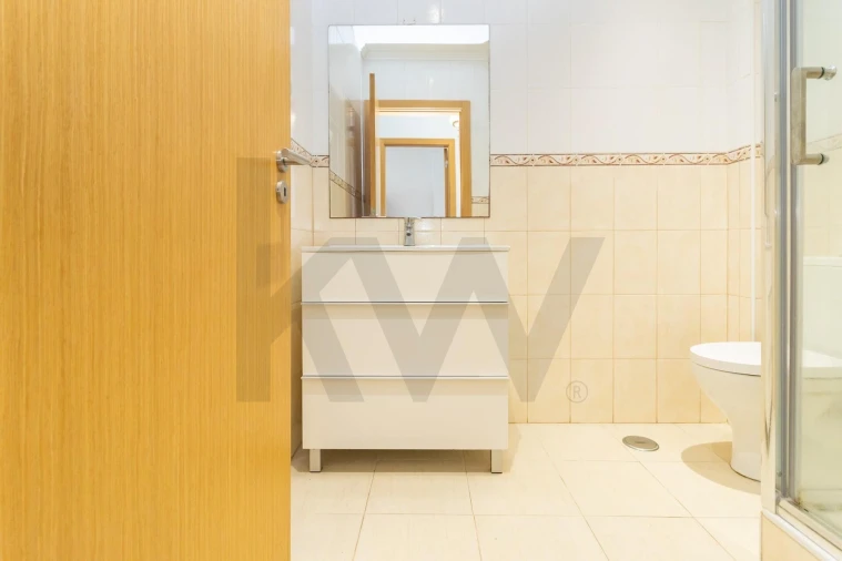 Moradia T5 para Venda em Seixal, Arrentela e Aldeia de Paio Pires Foto 25