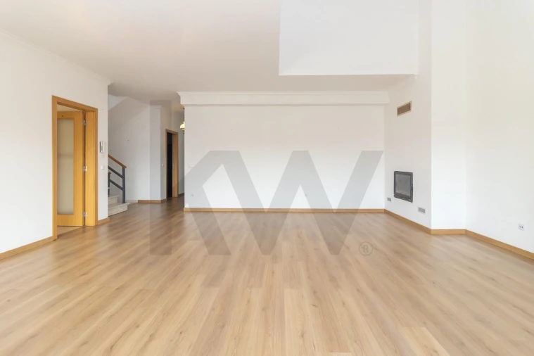 Moradia T5 para Venda em Seixal, Arrentela e Aldeia de Paio Pires Foto 11