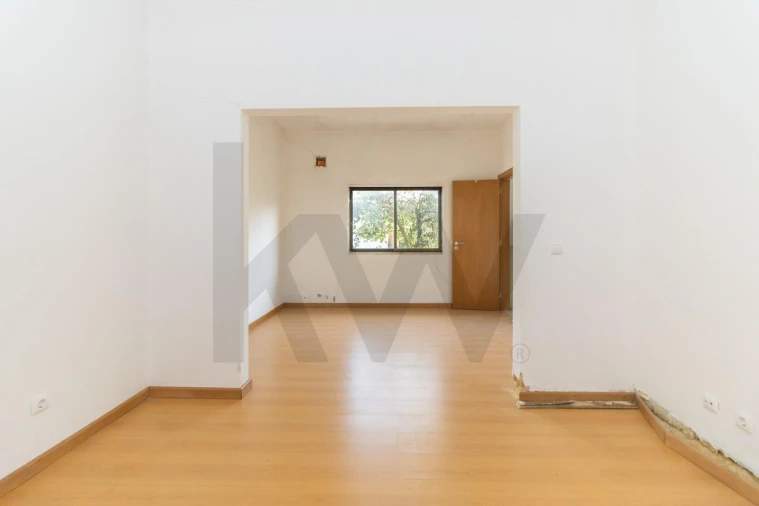 Moradia T5 para Venda em Seixal, Arrentela e Aldeia de Paio Pires Foto 39