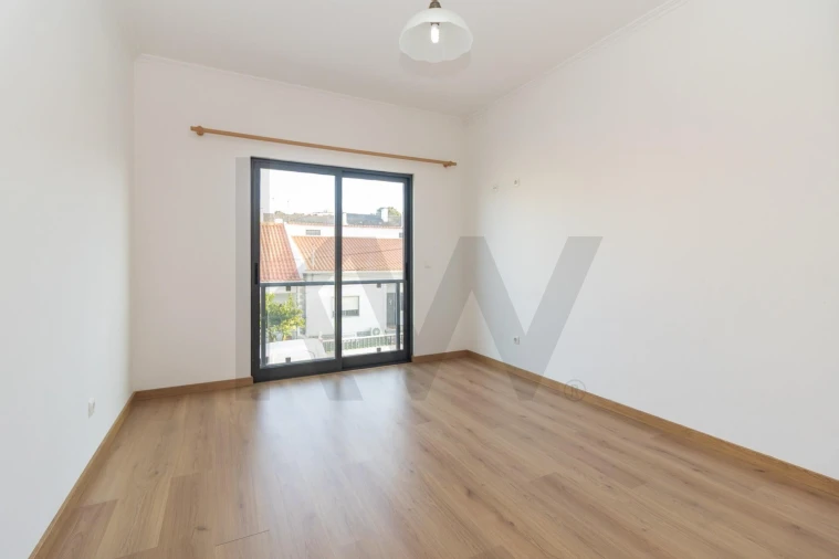 Moradia T5 para Venda em Seixal, Arrentela e Aldeia de Paio Pires Foto 44