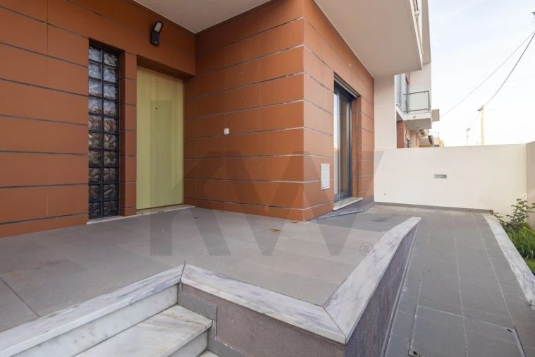 Moradia T5 para Venda em Seixal, Arrentela e Aldeia de Paio Pires Foto 59