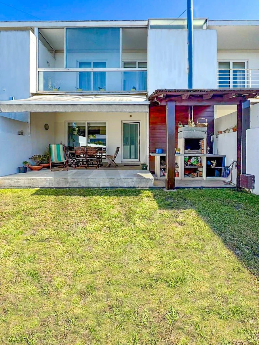 Moradia T3 para Venda em Barrô e Aguada de Baixo Foto 8