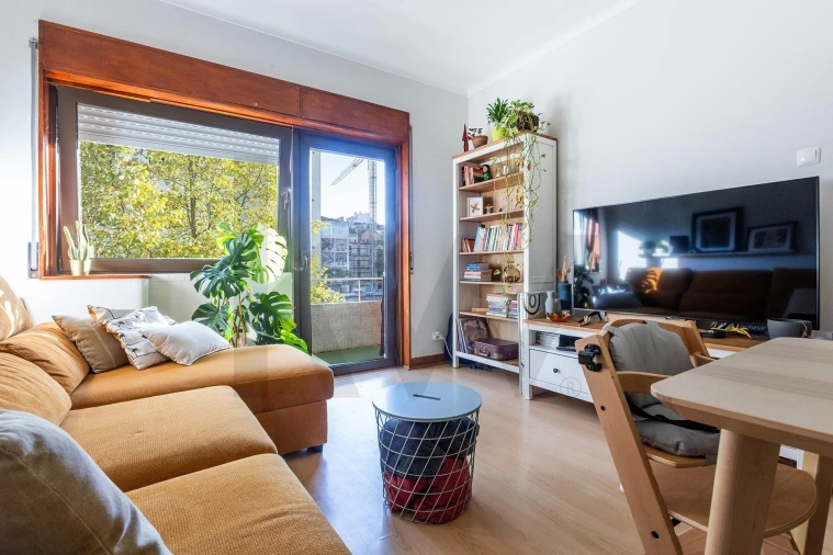 Apartamento T2 para Arrendamento em Avenidas Novas Foto 1