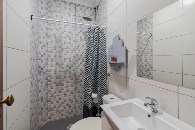 Moradia T4 para Venda em Corroios Foto 14