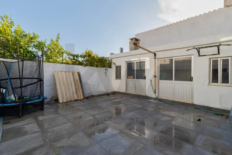 Moradia T4 para Venda em Corroios Foto 12