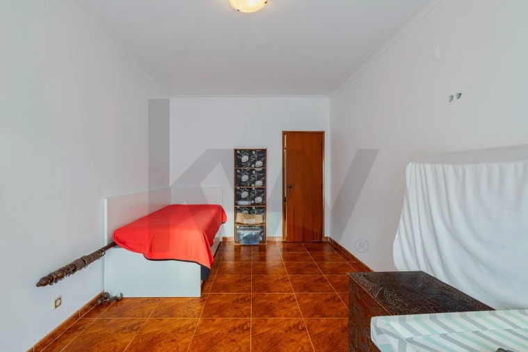 Moradia T4 para Venda em Corroios Foto 17