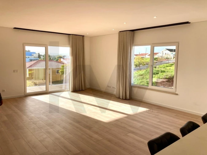 Apartamento T3 para Venda em Cadaval e Pêro Moniz Foto 2