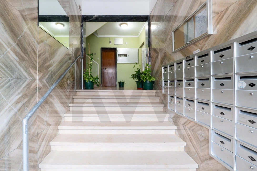 Apartamento T3 para Venda em Odivelas Foto 2