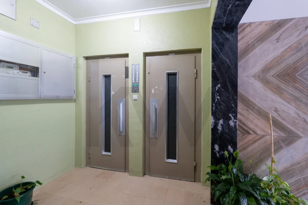 Apartamento T3 para Venda em Odivelas Foto 3