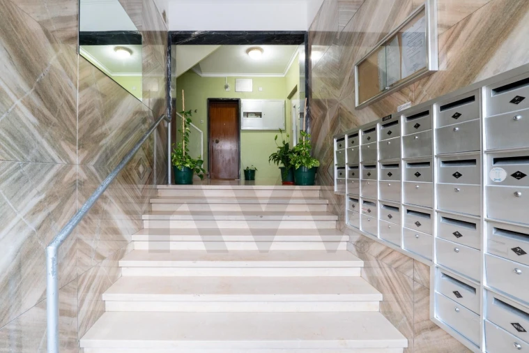 Apartamento T3 para Venda em Odivelas Foto 2