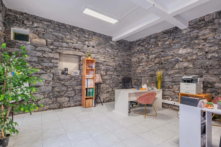 Moradia T3 para Venda em Jardim da Serra Foto 3