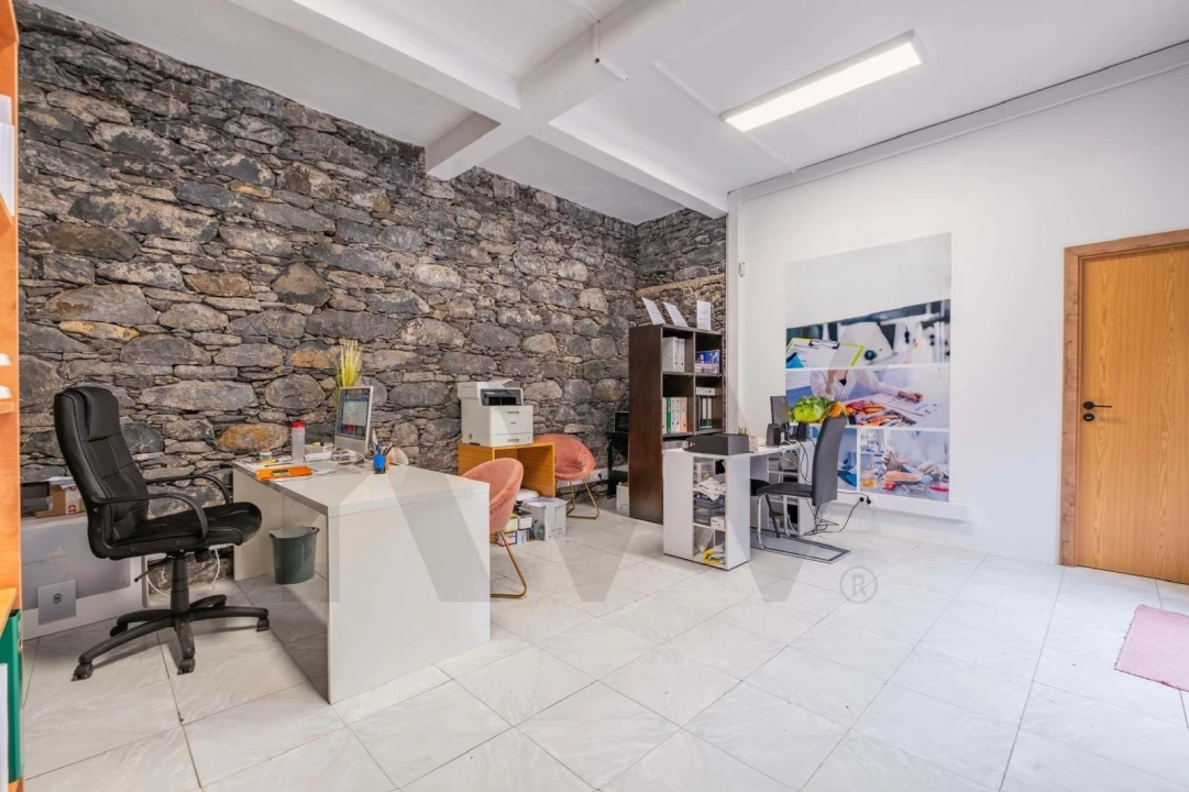 Moradia T3 para Venda em Jardim da Serra Foto 5