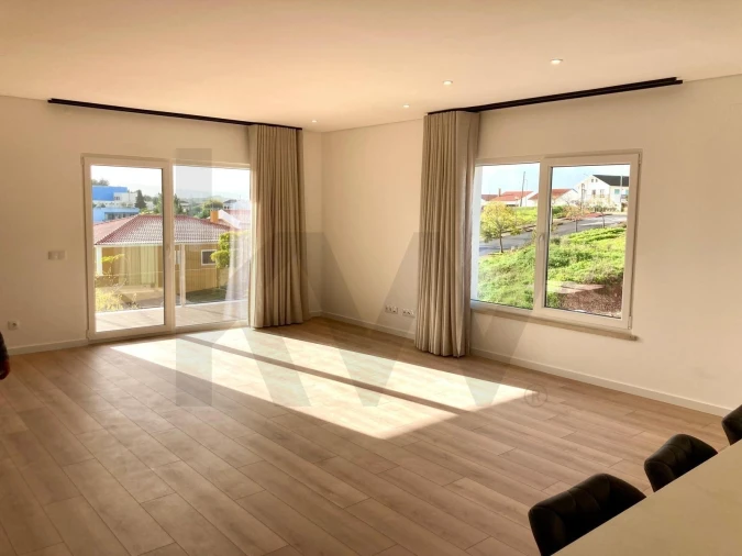 Apartamento T1 para Venda em Cadaval e Pêro Moniz Foto 2