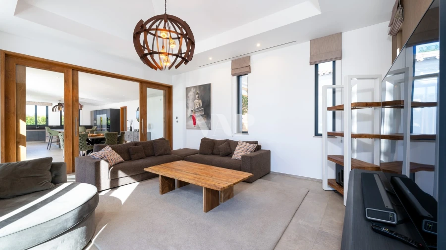 Moradia T4 para Venda em Almancil Foto 8