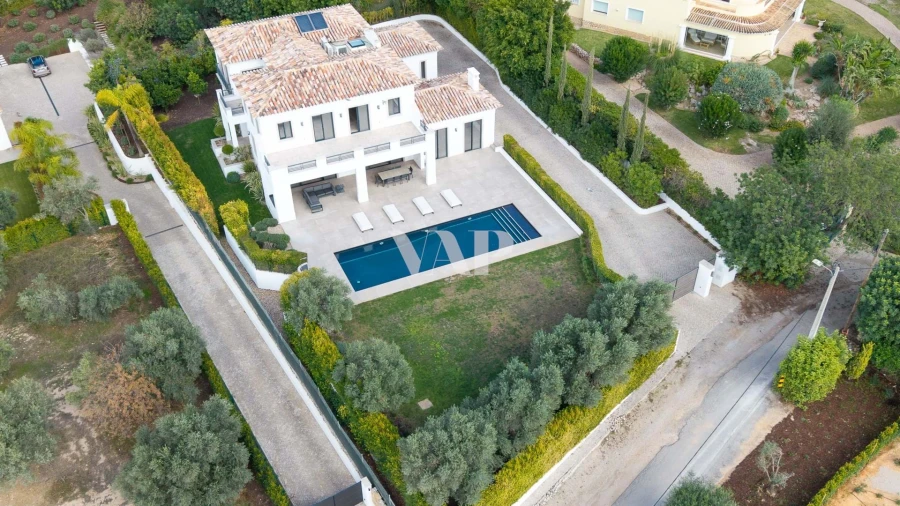 Moradia T4 para Venda em Almancil Foto 43