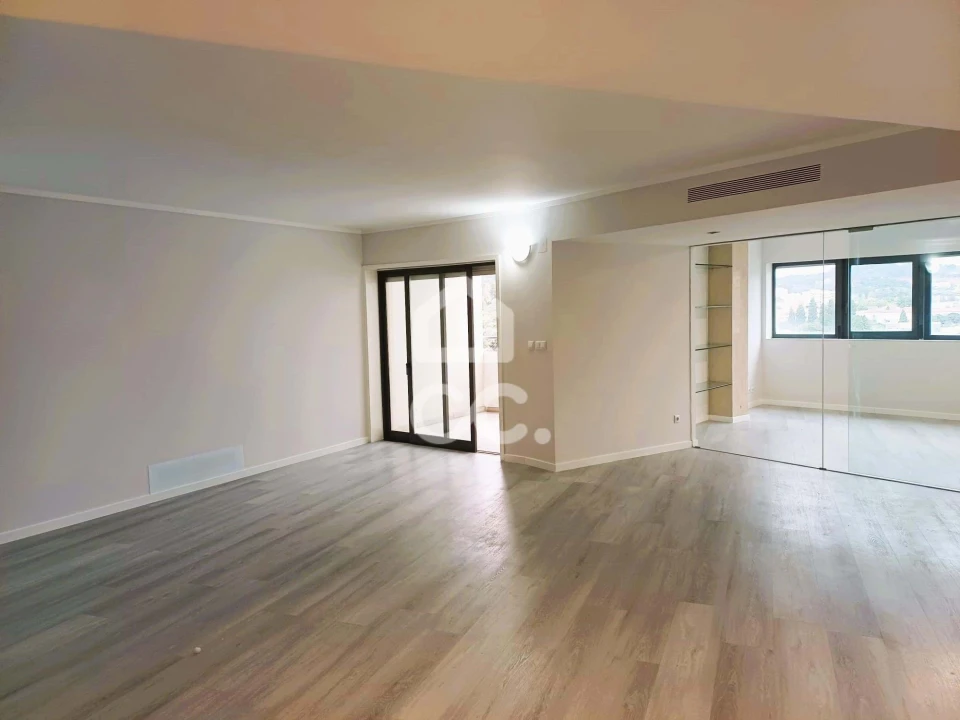 Apartamento T3 para Venda em Braga (Maximinos, Sé e Cividade) Foto 22