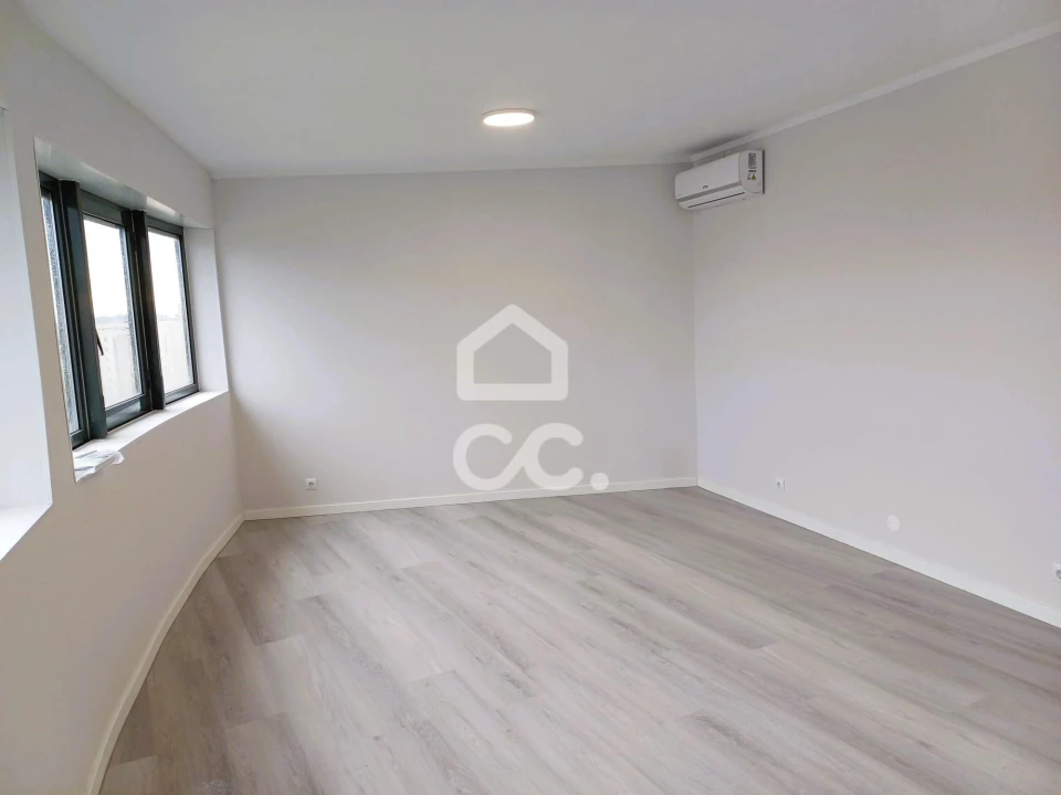 Apartamento T3 para Venda em Braga (Maximinos, Sé e Cividade) Foto 15