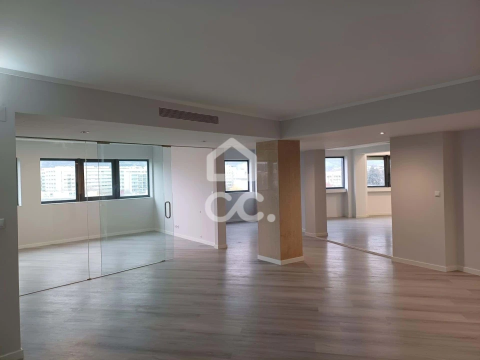 Apartamento T3 para Venda em Braga (Maximinos, Sé e Cividade) Foto 30