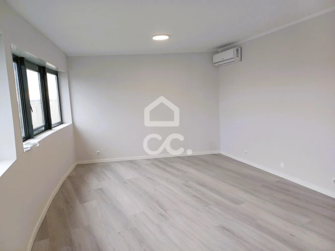 Apartamento T3 para Venda em Braga (Maximinos, Sé e Cividade) Foto 15