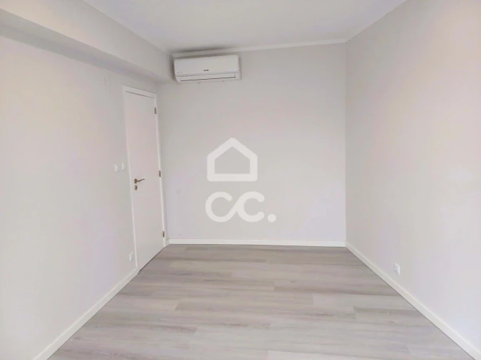 Apartamento T3 para Venda em Braga (Maximinos, Sé e Cividade) Foto 11